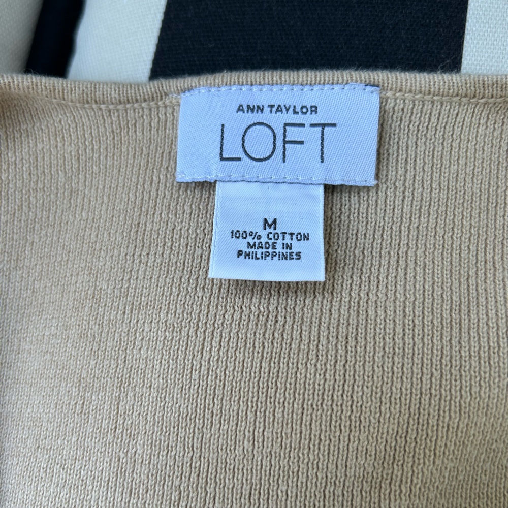 Vintage Ann Taylor LOFT Tan 3/4-Length Sleeve V-Neck Sweater - Picture 3 of 4